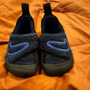 Nike Kids Navy Slip-On Sneakers with Blue Swoosh Accent